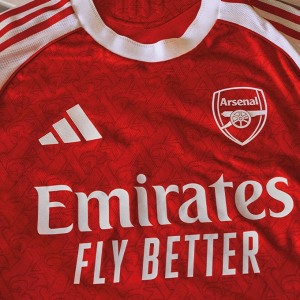 Arsenal 25/26 New Home Kit Released: Classic Red and White Returns
