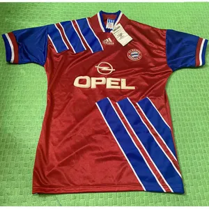 Bayern Munich 1997 - 1998 Home Retro Kit - Red