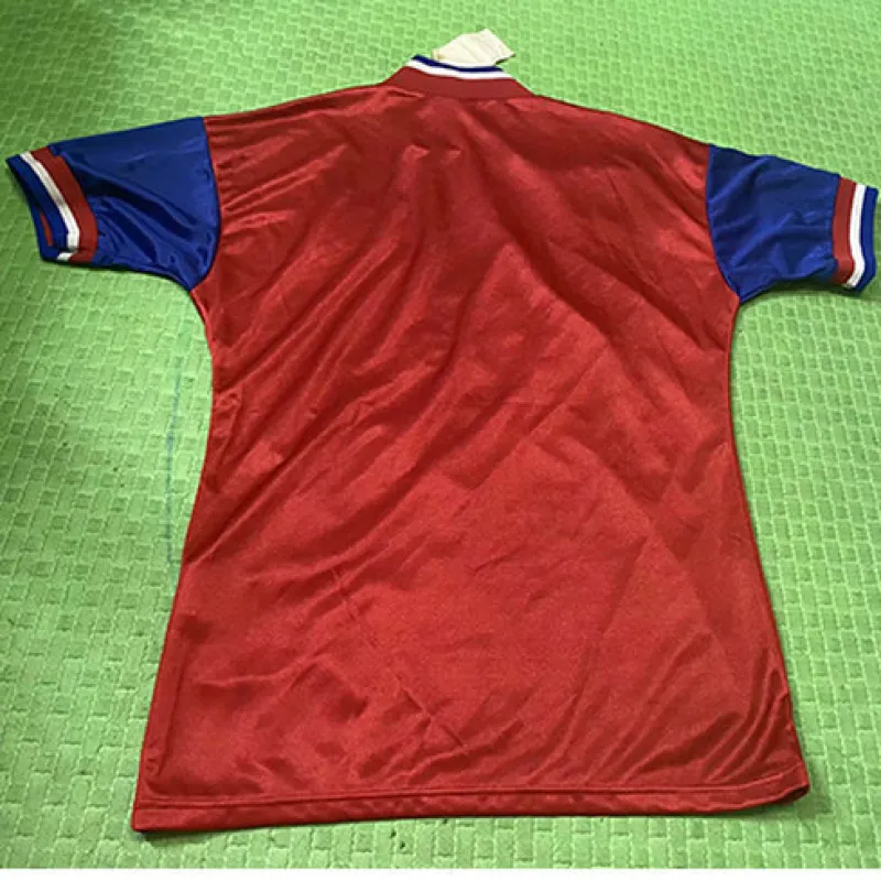 Maillot rétro de domicile du Bayern Munich 1997 - 1998 - Rouge