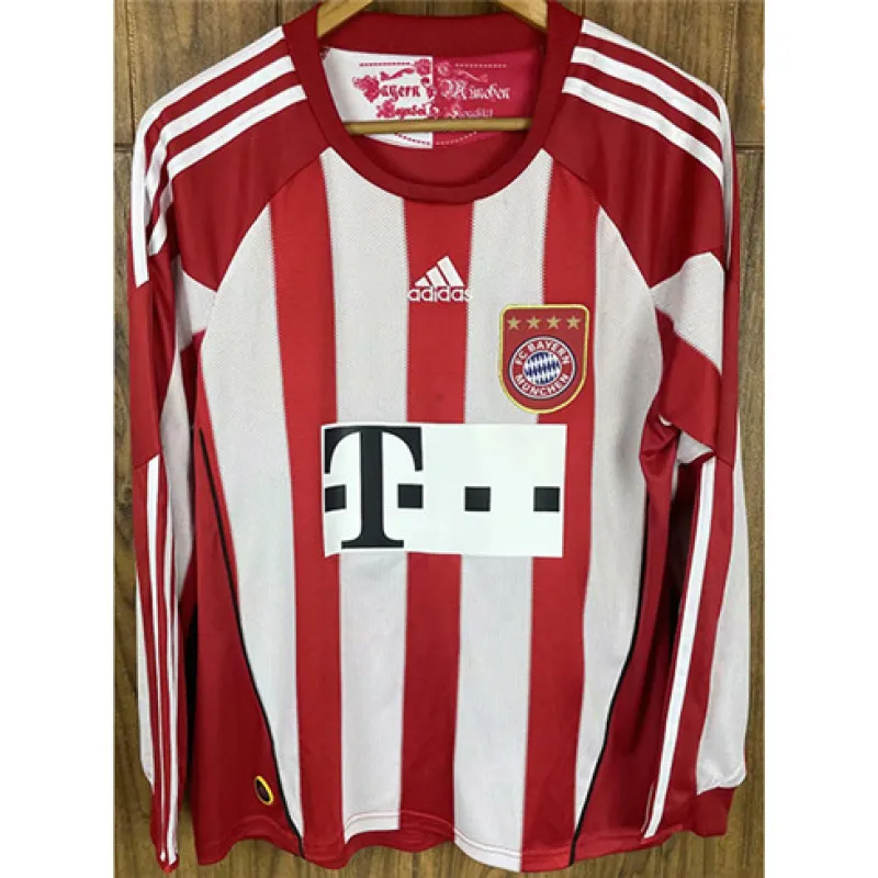 Maillot rétro à manches longues de domicile du Bayern Munich 2010 - 2011 - Rouge et Blanc