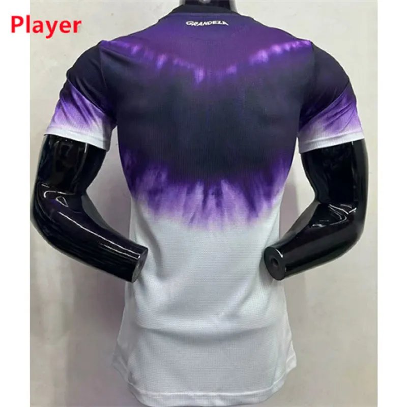 Maillot de la version joueur du Real Madrid 2024/25 - Blanc/Violet