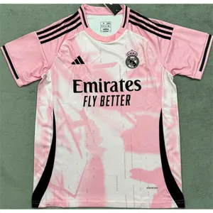 Maglia dell'edizione speciale del Real Madrid 2024/25 - Rosa