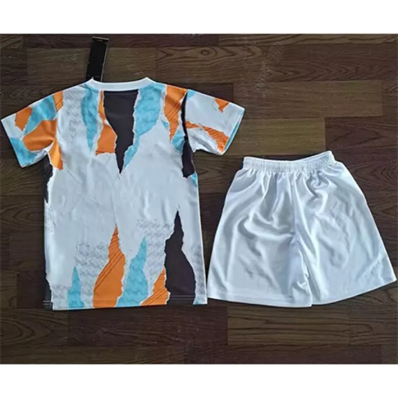 Real Madrid Maglia e pantaloncini di allenamento per bambini 2024/25 - Bianco