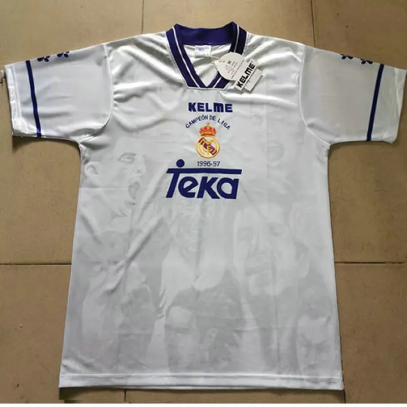 Maglia retro del Real Madrid 1996/97 per la Champions League - Bianca