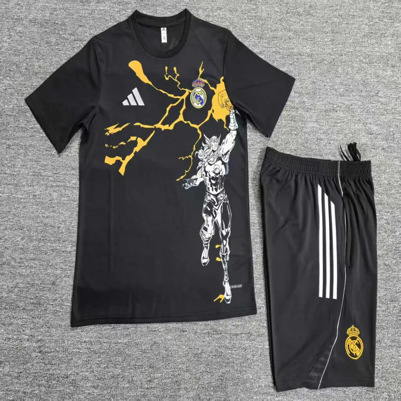 Real Madrid 2025/26 Kinder Marvel Trainingsset schwarz
