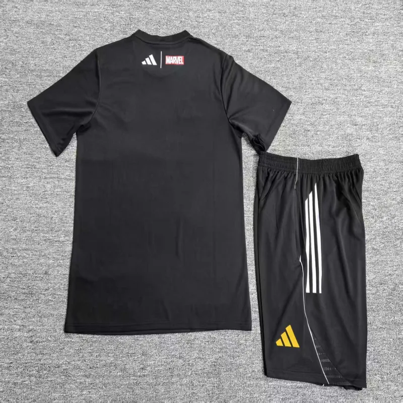 Real Madrid 2025/26 Kinder Marvel Trainingsset schwarz