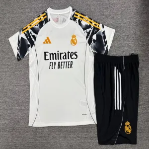 Real Madrid 2025/26 Set Allenamento Bambino bianco