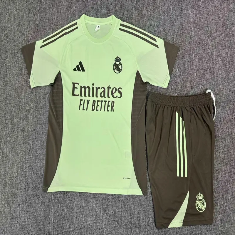 Real Madrid 2025/26 Kinder Trainingsanzug hellgrün