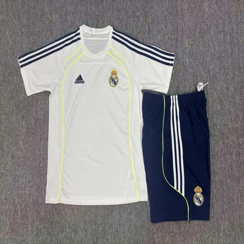 Real Madrid 2025/26 Kinder Trainingsanzug weiß