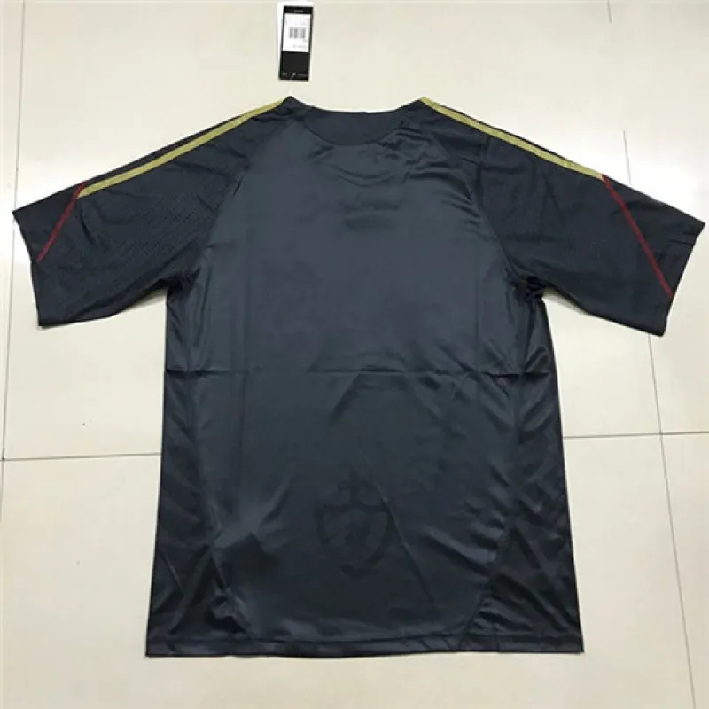 Camiseta retro visitante de Liverpool 2009/10 - Negra