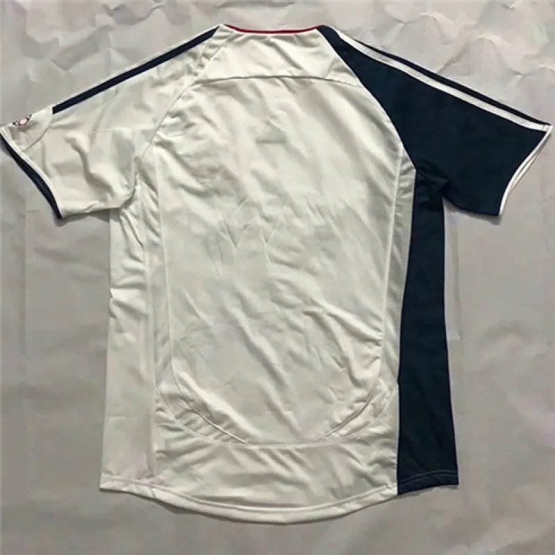 Maillot d'extérieur rétro de Liverpool 2006-07 - Blanc