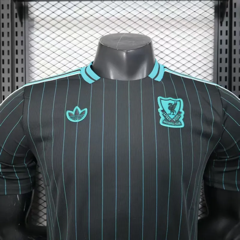 Liverpool Spieler-Trikot Freizeitedition 2025/26 - Schwarz