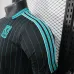 Liverpool Spieler-Trikot Freizeitedition 2025/26 - Schwarz