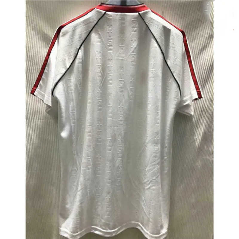 Maillot rétro d'extérieur blanc de Manchester United en 1988