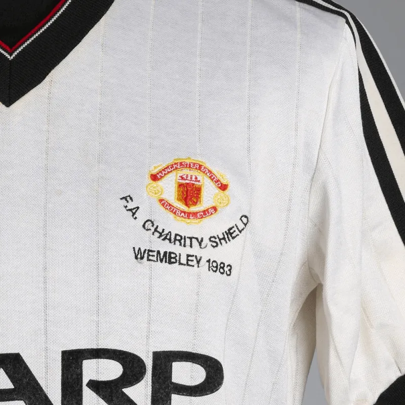 Maillot rétro d'extérieur blanc de Manchester United en 1983