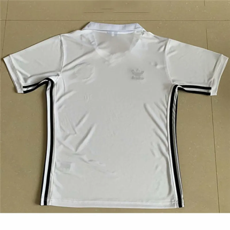 Maillot rétro d'extérieur de Manchester United 1980 - Blanc