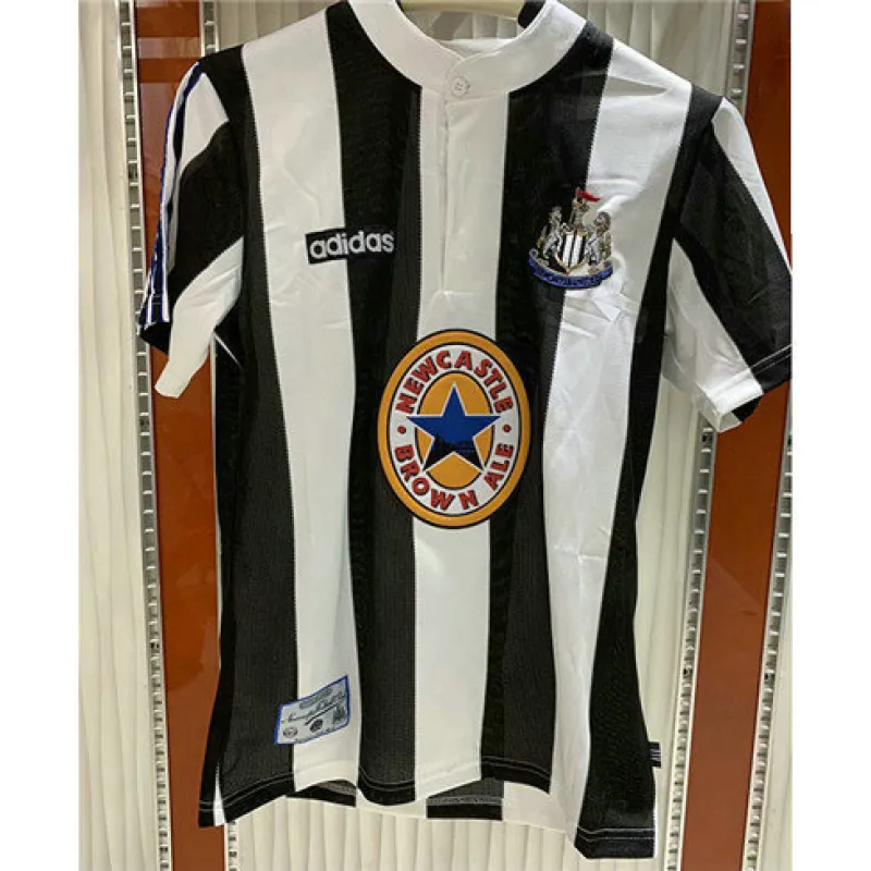 Maillot domicile rétro de Newcastle United 1995-97 - Noir/Blanc
