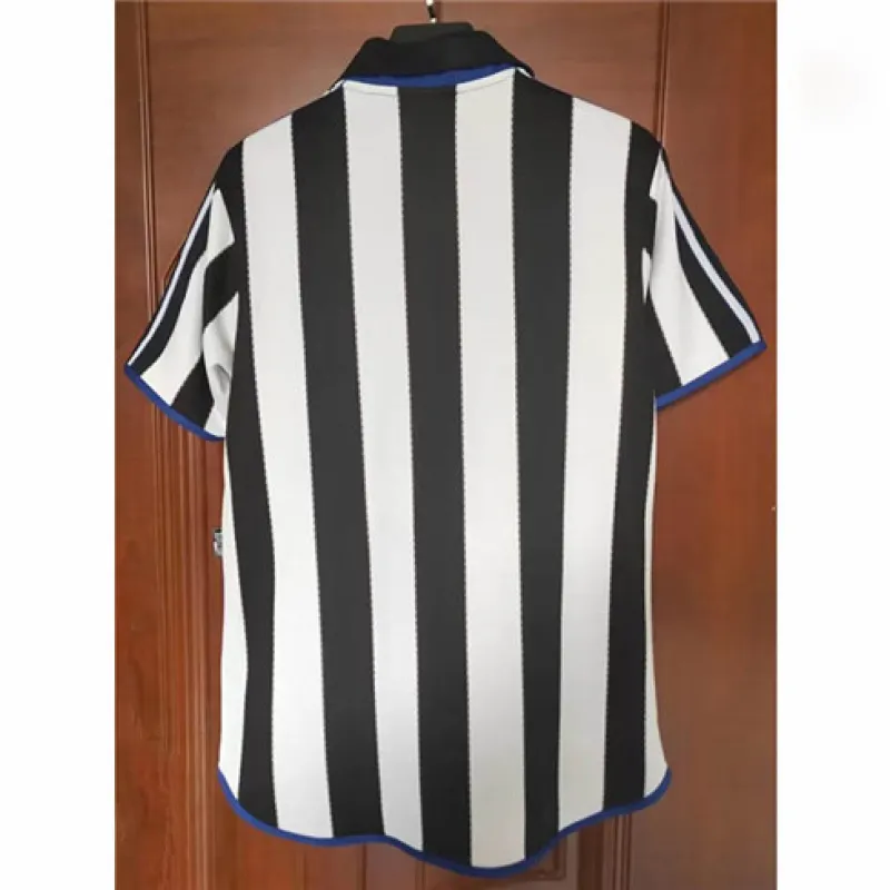 Newcastle United 2000/01 Retro Heimtrikot - Schwarz/Weiß