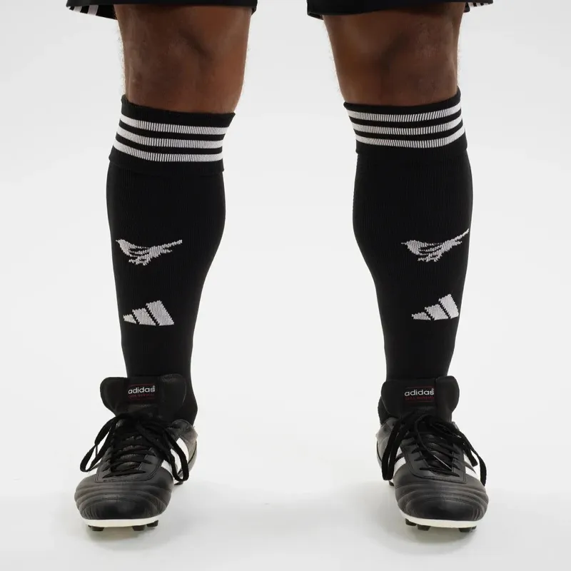 Newcastle United 2025/26 Heimstrümpfe - Schwarz/Weiß