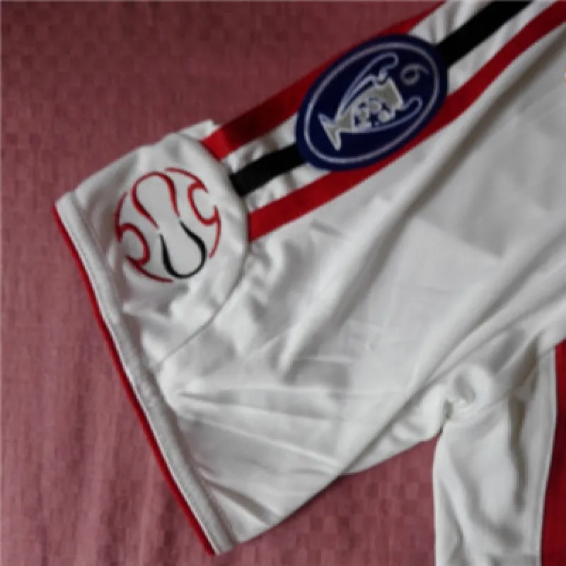 Camiseta retro de visitante del AC Milan en la final de la Liga de Campeones UEFA 2006/07 - Blanca