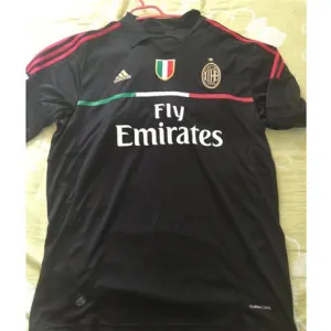 Maillot rétro 3e de l'AC Milan 2011/12 - Noir
