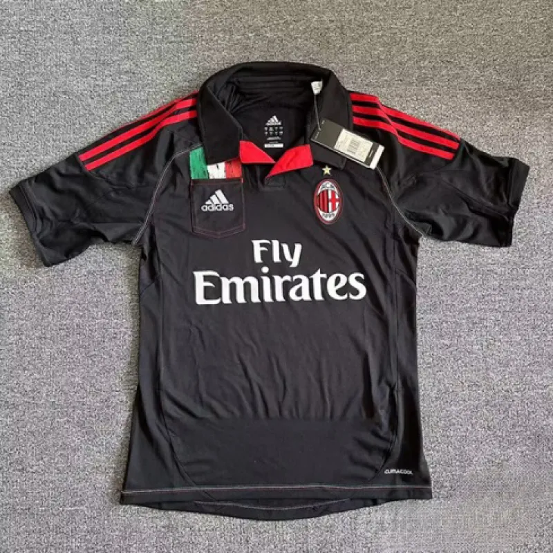 Camiseta retro tercera del AC Milan 2012/13 - Negra