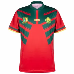Das Trikot der camerunesischen Nationalmannschaft für die Weltmeisterschaft 2022, rot.