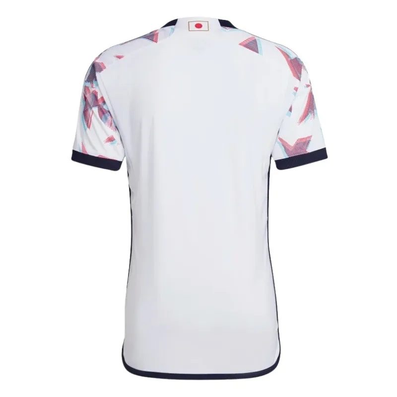 Die Fan-Version des weißen Auswärtstrikots der japanischen Nationalmannschaft bei der FIFA Weltmeisterschaft 2022.