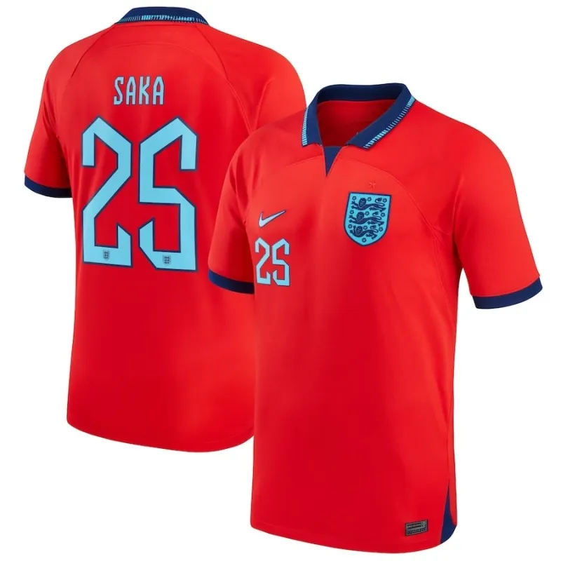 Le maillot d'extérieur de l'Angleterre pour la Coupe du monde 2022 de Saka - Rouge
