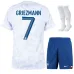 Le maillot enfant d'extérieur de l'équipe nationale de France d'Antoine Griezmann pour la Coupe du monde 2022 - Blanc