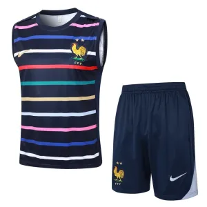 Die Weste und die Shorts der französischen Nationalmannschaft für die Saison 2024/25 - blaues Muster.