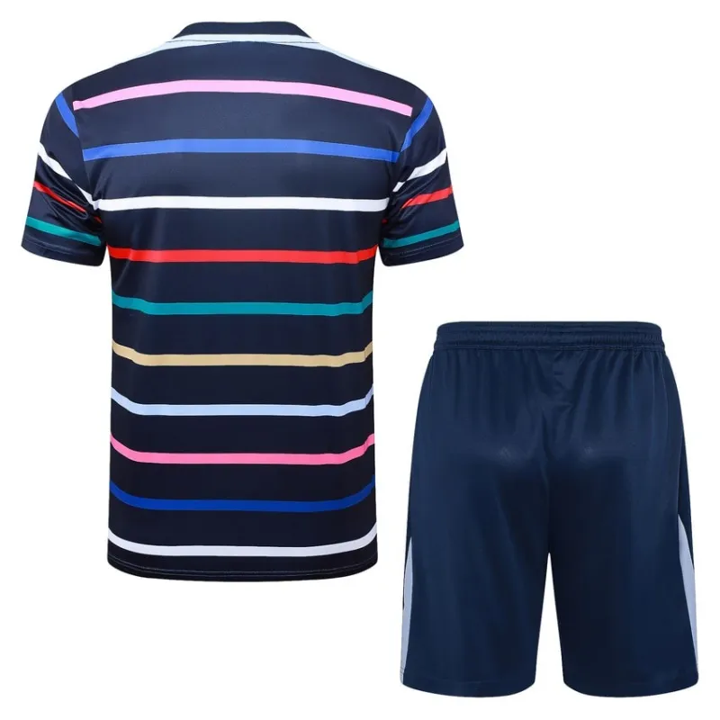 El traje de entrenamiento y los pantalones cortos de la selección nacional francesa para la temporada 2024/25 - patrón azul.