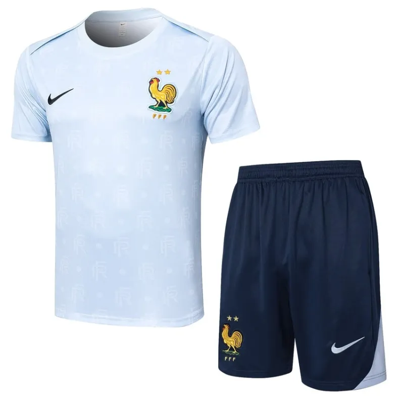 El traje de entrenamiento y los pantalones cortos de la selección nacional francesa para la temporada 2024/25 - blanco claro.