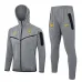 El traje deportivo con capucha y los pantalones de la selección nacional francesa para la temporada 2024/25 - gris