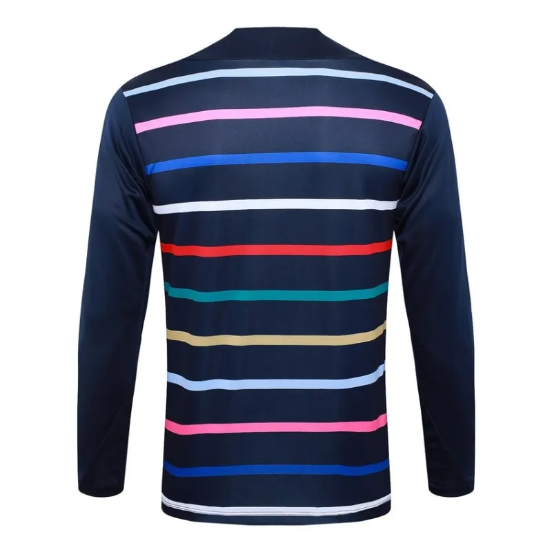 Die Sportkleidung und die Hosen der französischen Nationalmannschaft für die Saison 2024/25 - mit blauen Mustern