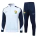 Die Sportjacke und die Hosen der französischen Nationalmannschaft 2024/25 - weiß