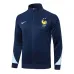 Die Sportjacke und die Hosen der französischen Nationalmannschaft 2024/25 - blau
