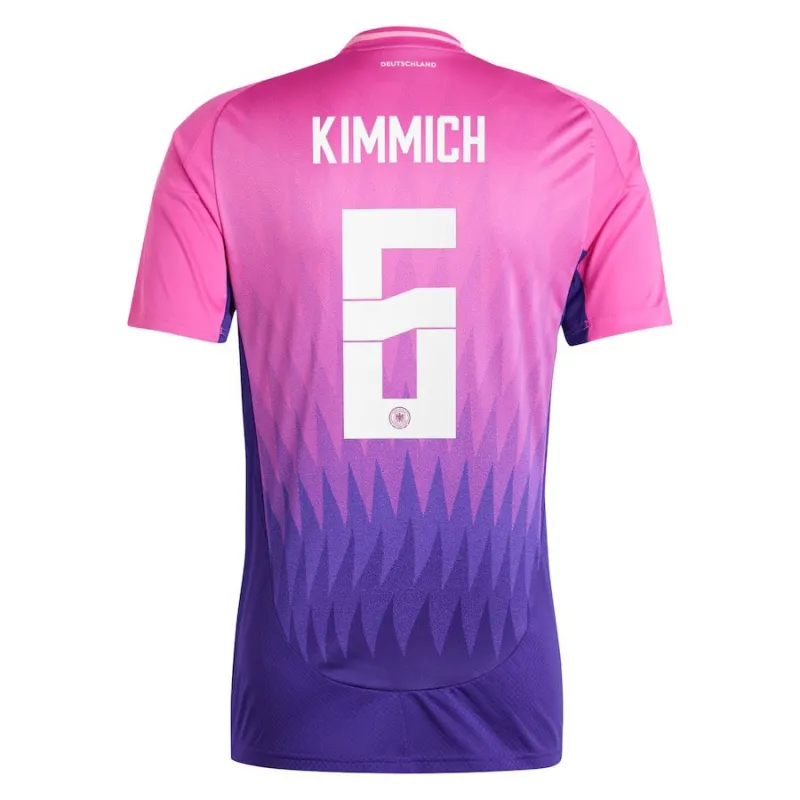 El kit para niños de visitante de Joshua Kimmich 2024/25 - Rosa