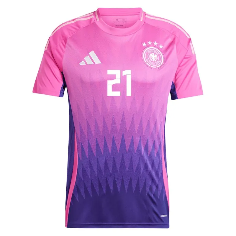 El kit para niños de visitante de Ilkay Gündoğan 2024/25 - Rosa