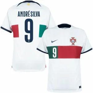 Le maillot de l'équipe away de la Coupe du monde FIFA 2022 du Portugal d'André Silva - Blanc