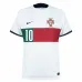 Le maillot de l'équipe away de la Coupe du monde FIFA 2022 du Portugal de Bernardo - Blanc