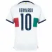 Le maillot de l'équipe away de la Coupe du monde FIFA 2022 du Portugal de Bernardo - Blanc