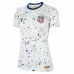 Das Heimtrikot 2023/24 für Frauen der US-Mannschaft, Fanversion, weiß