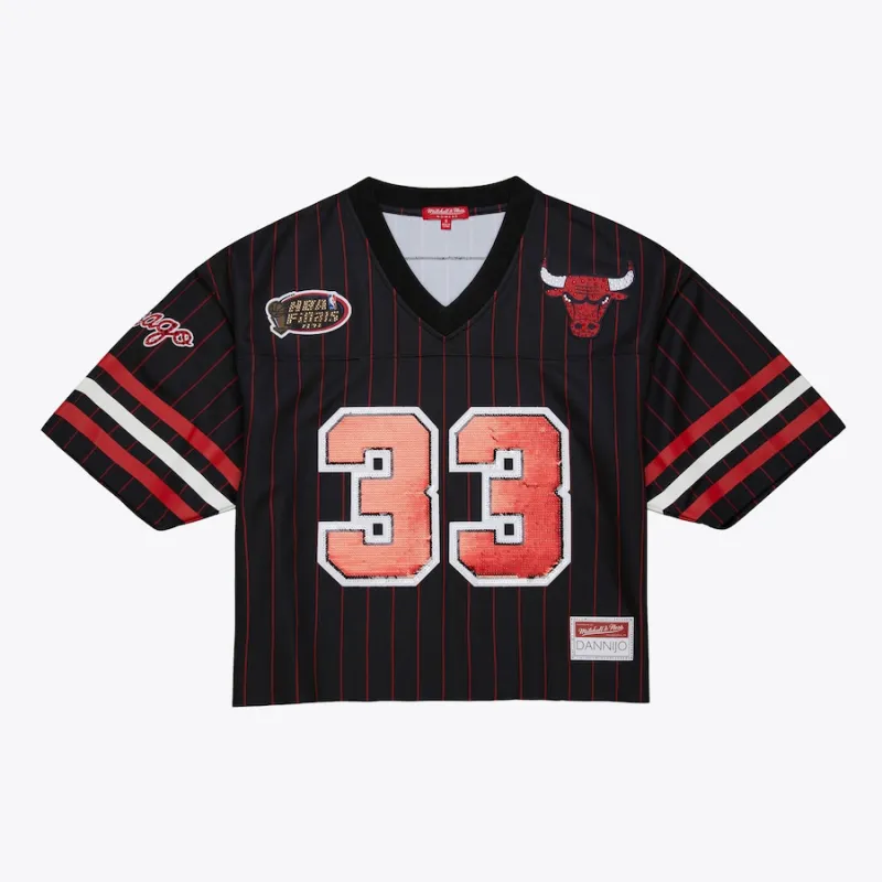 Scottie Pippen Camiseta de fútbol de moda acortada para mujeres de los Chicago Bulls Mitchell & Ness x DANNIJO - Negro