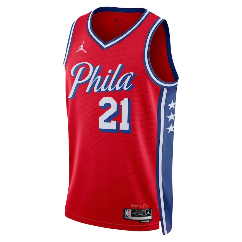 Joel Embiid Philadelphia 76ers Maillot Swingman Unisexe de Jordan Brand - Édition d'Assertion - Rouge