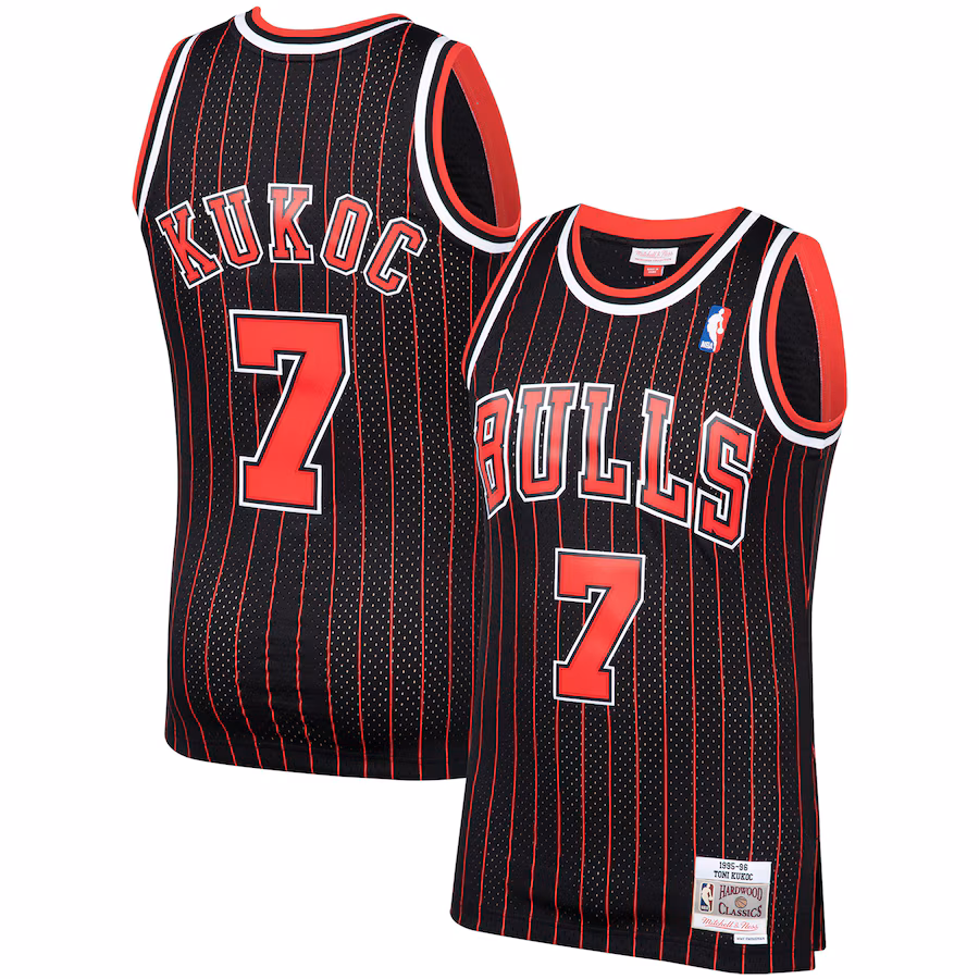 Toni Kukoč Camiseta Swingman de los Hardwood Classics 1995/96 de los Chicago Bulls Mitchell & Ness - Negro