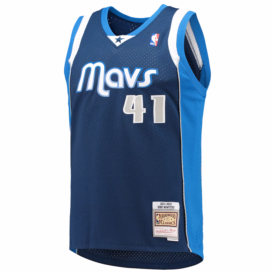 Dirk Nowitzki, Dallas Mavericks, 2011/12 Classic Edition, Navy Blue